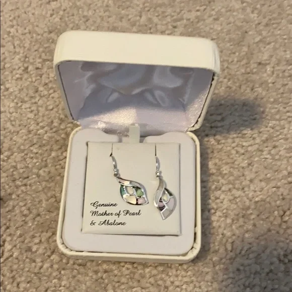 NWT sterling silver w/mother of pearl inlay - Picture 2 of 4